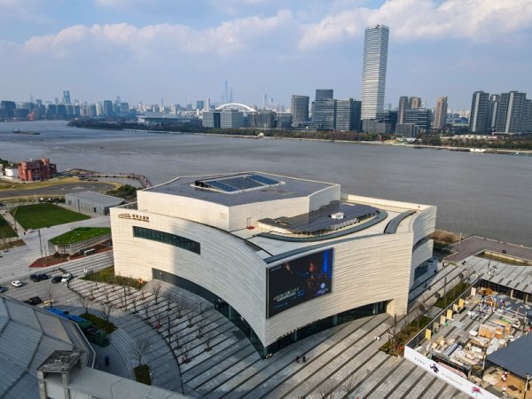 配资门户网官网网址 上海西岸新添一座大剧院，滨水剧场也是生活方式目的地